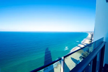 Surfers Paradise Luxury Apartments by Holiday Paradise