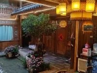 Guyuexuan Garden Inn (Dayan Ancient Town Mufu) Hotels near Old Town of Lijiang