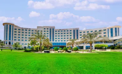 كراون بلازا مسقط مركز عمان للمؤتمرات والمعارض، أحد الفنادق من مجموعة فنادق إنتركونتيننتال Hotels near Al Mouj Marina مارينا الموج مسقط