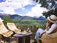 Four Girls Mountain Lanxi Wild Luxury Hotel (Changpinggou Scenic Area Branch) 쓰구냥산관광지-엽인봉 주변 호텔