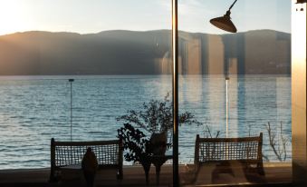 Dali Awakening in Shanhai Seaview Hotel (Erhai S Bay Ecological Corridor Xia Bo Chun Branch)