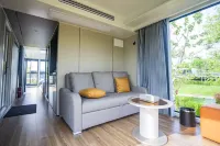 Suqian Luoma lake Mu Chen space capsule holiday camp