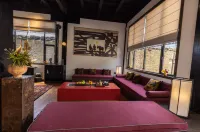 Arro Khampa Lithang Heritage - bar
