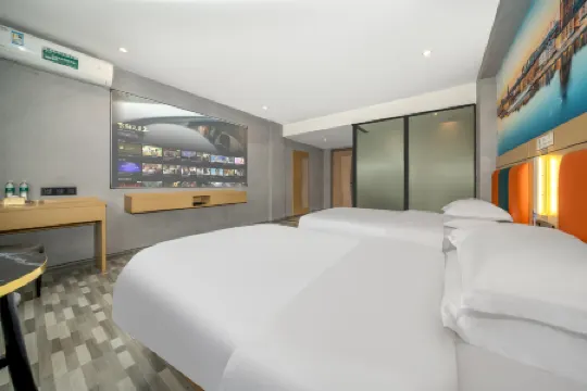 Jingzhiyue Hotel (Nanning Xianhu Oriental Plaza store) Отели рядом с достопримечательностью «Guangxi University of Chinese Medicine (Xianhu Campus)»