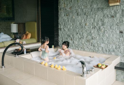 3. 샹그릴라 라사 ..