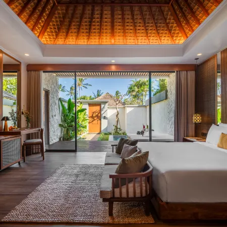Nirwana Beach & Resort Отели рядом с достопримечательностью «Пляж Блю Лагун»