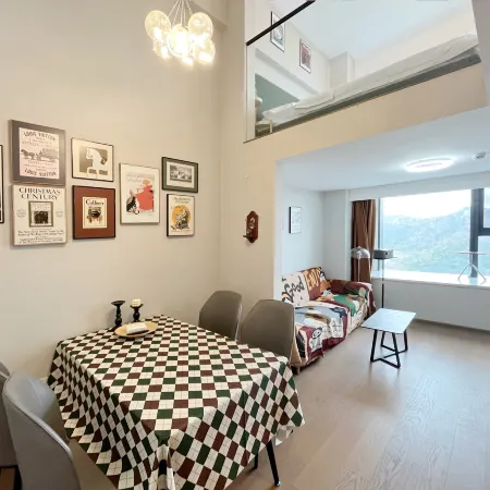 Xinghai Square ins semi-sugar Xizhang Loft B&B