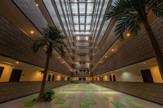 The Grand Day Night Hotel berhampiran Walking Street