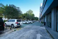 Beihai Yihai Qingcheng Seaview Hotel (Old Street Underwater World Shop) - parcheggio