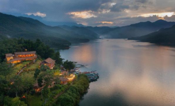 Mai Chau Hideaway Lake Resort