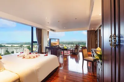 THANH LICH ROYAL BOUTIQUE HOTEL Hotels near Xe ghép Phi Hùng Huế Đà Nẵng