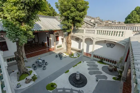 Chao Songju (Chaozhou Ancient City Paifang Street) Отели рядом с достопримечательностью «Memorial Temple of Han Yu»