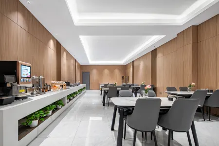 Gelan Manlv Hotel (Nanchang Honggutan Wanda Cuiyuan Road Subway Station)