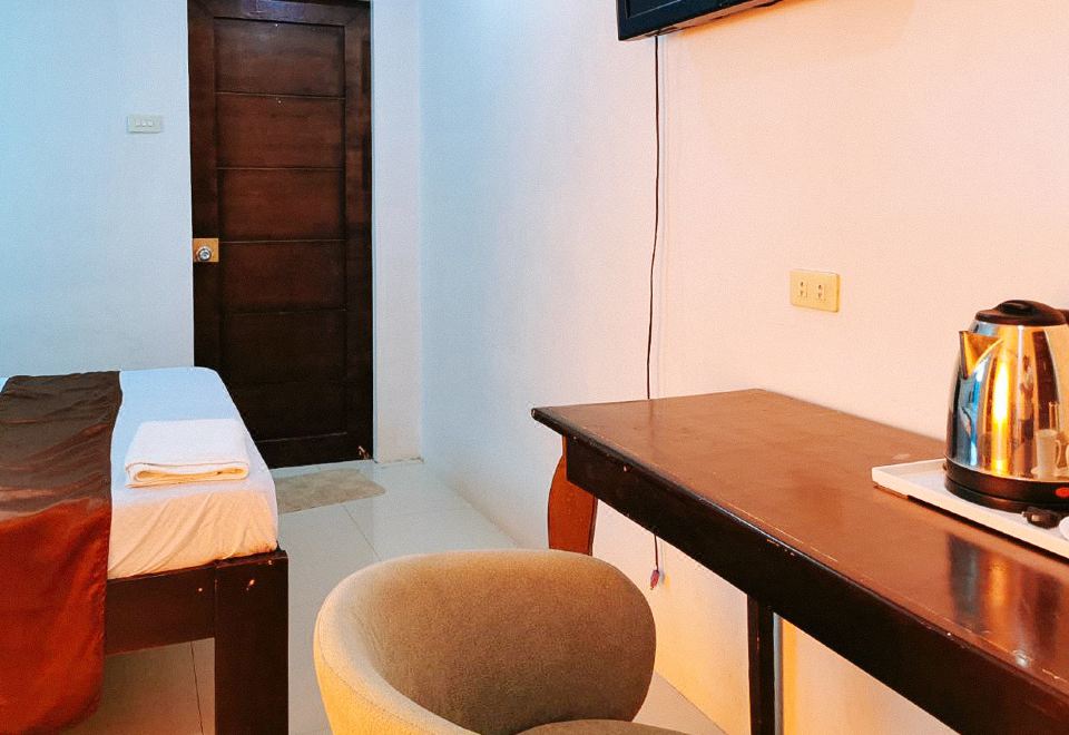 RedDoorz Segra Square Pension House 썸네일