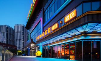 FunGee X Huānzhì Hotel (Wuyi Square dufu river pavilion,changsha)