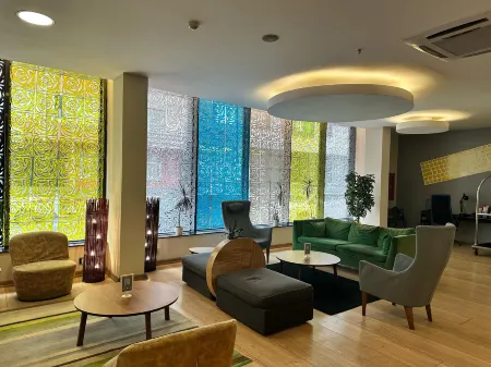 Tempo Suites Airport Отели рядом с достопримечательностью «Музей авиации»