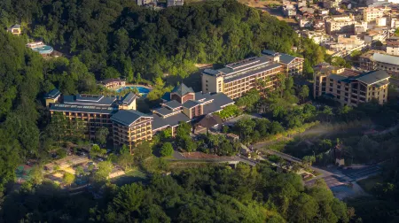 Longmen Dipai Hot Spring Resort