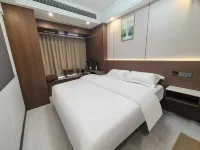 Huantang Movie Homestay (Zhumadian High-Speed Rail West Station)