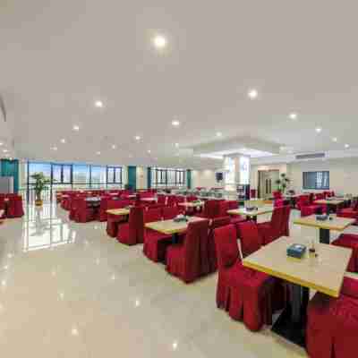 Jingfang E-Sports Hotel (Liaobu Bus East Station) Dining/Meeting Rooms