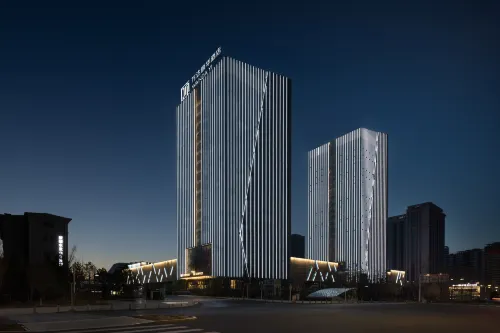 Wanda Yi, Urumqi Railway Station