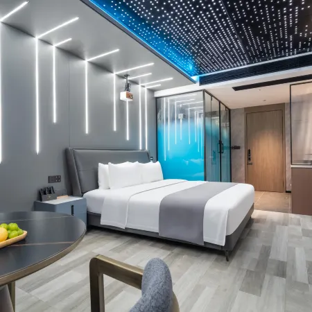 Yingge Movie Hotel (Weining Caohai Convention and Exhibition Center)