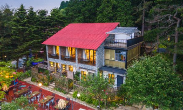 Floral Hotel · Lushan Yunbian Mountain Hotel (Lushan Mountain Store)