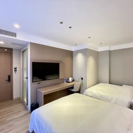 Yidianyuan Hotel (Taipingqiao Subway Station) Отели рядом с достопримечательностью «Хэйлунцзян Инженерный институт»