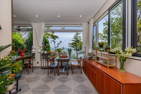 Shanhai Mingshu Homestay (Qingdao Laoshan Scenic Area) Отели рядом с достопримечательностью «Laoshan Taiqing Palace»