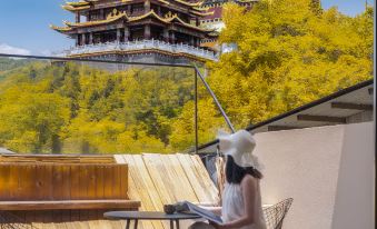 Yixin Moon Earthly HYGGE|Space Art Hotel (Dukezong Ancient City Prayer Wheel Store)