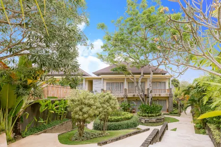 La Berceuse Resort and Villa Nusa Dua by Taritiya Collection Отели рядом с достопримечательностью «Pandawa Beach»