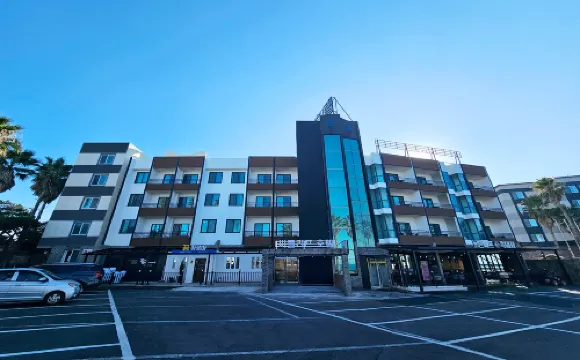 โรงแรมซีคลิฟฟ์ เจจู