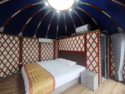 Shanyeli Homestay (Huitengxile Grassland)