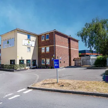 GO2 Gloucester Hotel by OYO