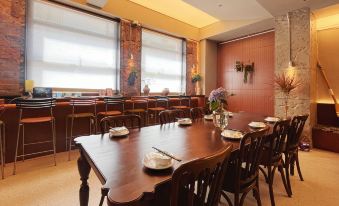 Captain No.5 Youth Hotel (Donghua University Yan'an West Road Subway Station)