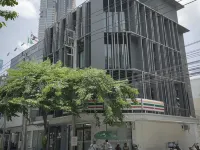 Poshtel 56 Các khách sạn gần Bến tàu Sathon
