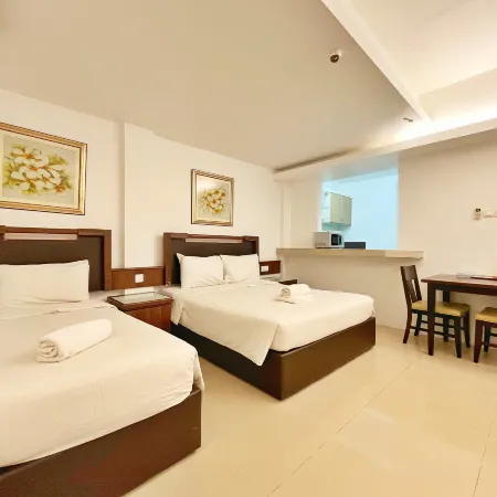 Official Khalifa Suites Hotel & Apartment Отели рядом с достопримечательностью «Военный музей»