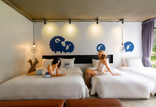 수완 팜 비치 리조트의 아늑하고 현대적인 객실 인테리어