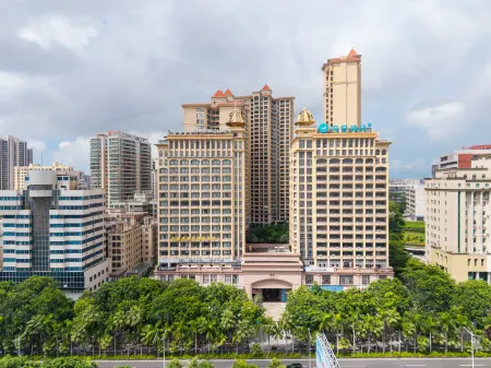 Hangtng hote Zhanjiang dingsheng palza Renmin boulevard middle branch Отели рядом с достопримечательностью «Techeng Island»