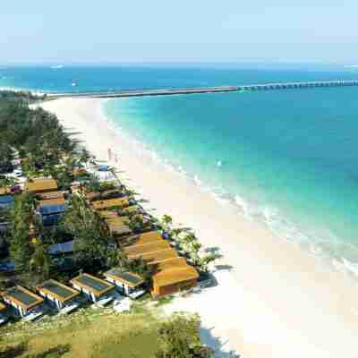 長風民宿(潿洲島海景木屋店) Hotel Exterior