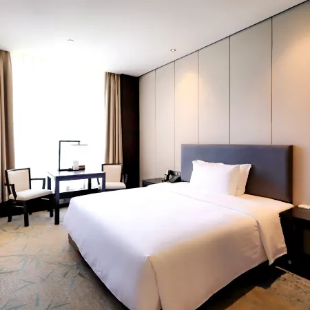 Beautisson Hotel （Liangjiang Love Square store） Отели рядом с достопримечательностью «Площадь Звездного Флота»