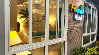 Friends Hostel - Phuket Airport فنادق في 