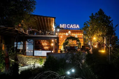 Mi Casa Hotel Skopje Отели рядом с достопримечательностью «East Gate Mall»