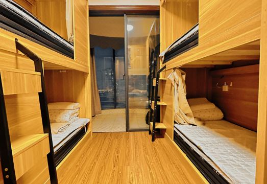 Sunset Pure Female Homestay