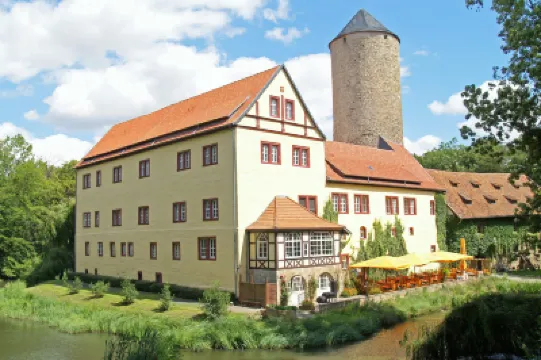 Hotel & Spa Wasserschloss Westerburg فنادق في 