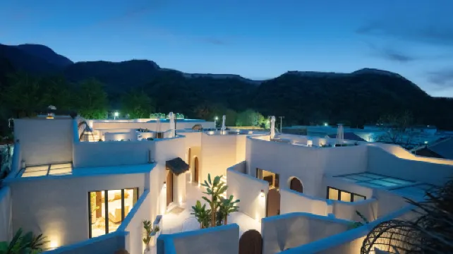 รีสอร์ทน้ำพุร้อนบีเฟยการ์เดน วิวกำแพงเมืองจีนอันยิ่งใหญ่