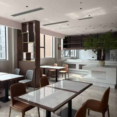 Leiyang Weihao Hotel (Wuyi Square Nanzheng Street)