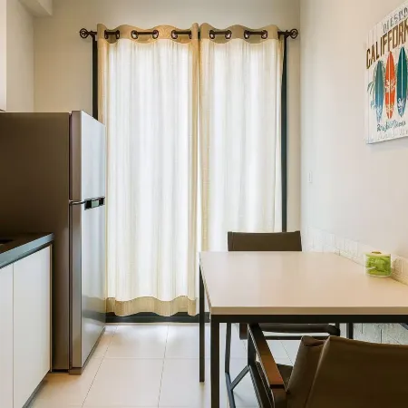 Pattaya Beach · THE Edge  Base High-End Ocean View Pool Apartment · Direct Beach Access ·Homestay