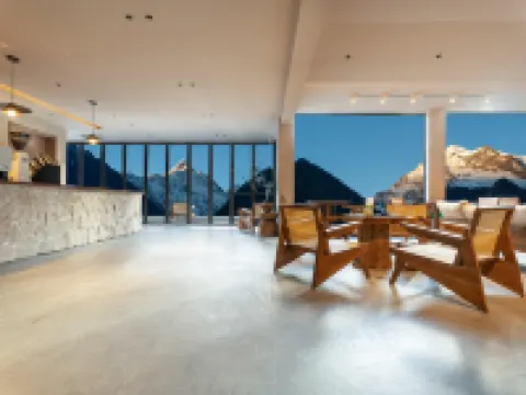 雨崩愈見山·雪山民宿 雨崩神瀑附近的飯店