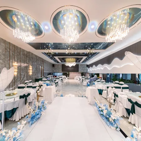 Puyue Riverside Hotel (Lanzhou Center Qilihe Subway Station)