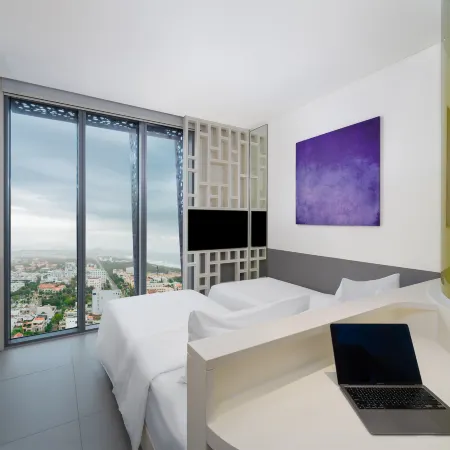 Wink Tuy Hoa Beach, Unscripted by Hyatt - 24 hours stay Отели рядом с достопримечательностью «Городской плаж»